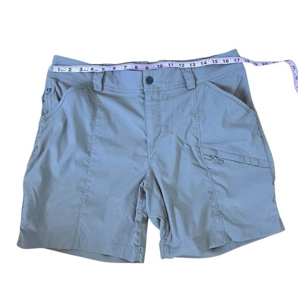 Duluth ~ Women’s Tan Active Shorts ~lots of pockets ~ size 14 - Picture 8 of 13